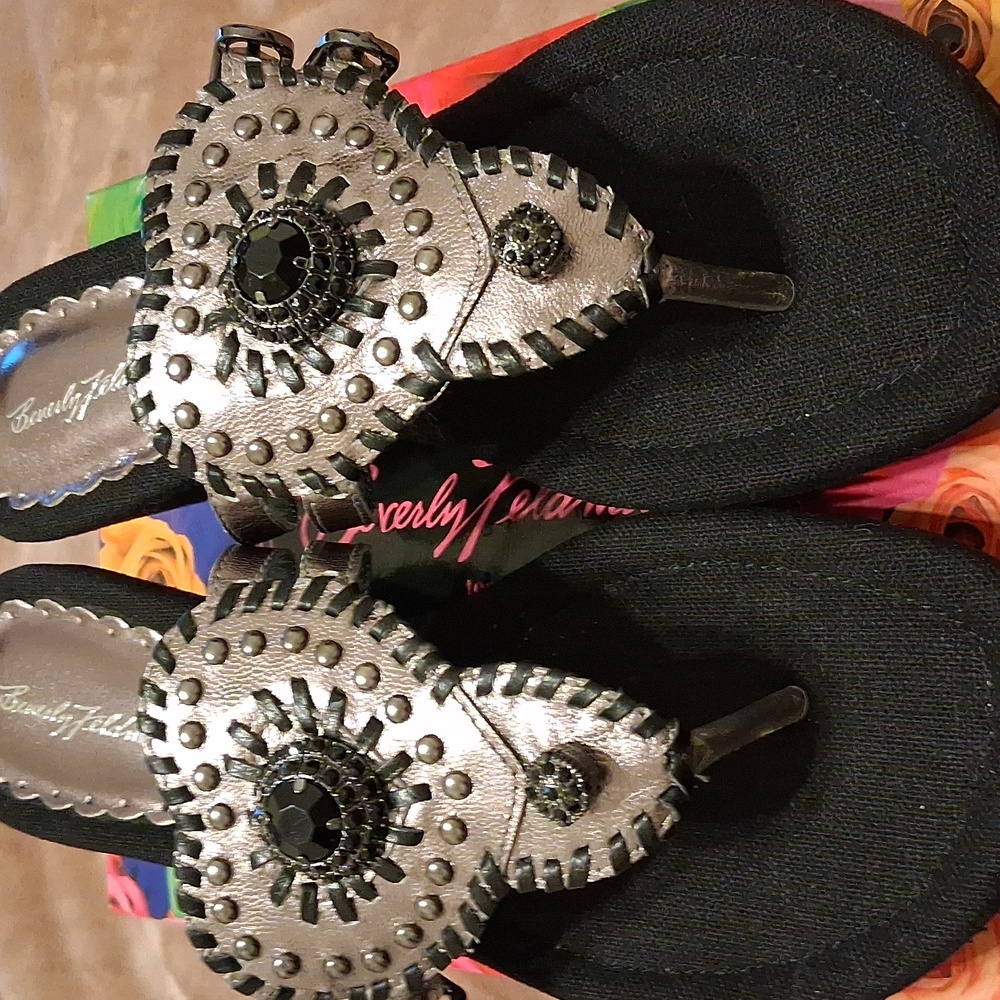 Beverly Feldman Shoes - Picture 2 of 6